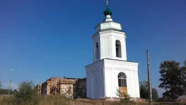 Церковь Троицы Живоначальной в селе Иваньково-Ленино