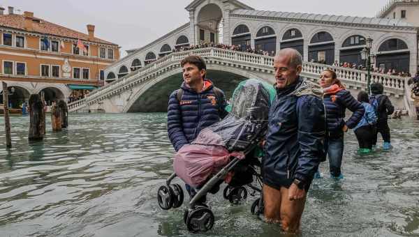 Почему Венеция уходит под воду