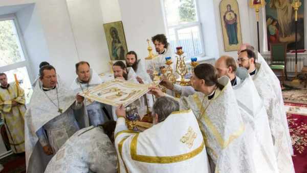 Андреевская церковь в усадьбе Белая Колпь